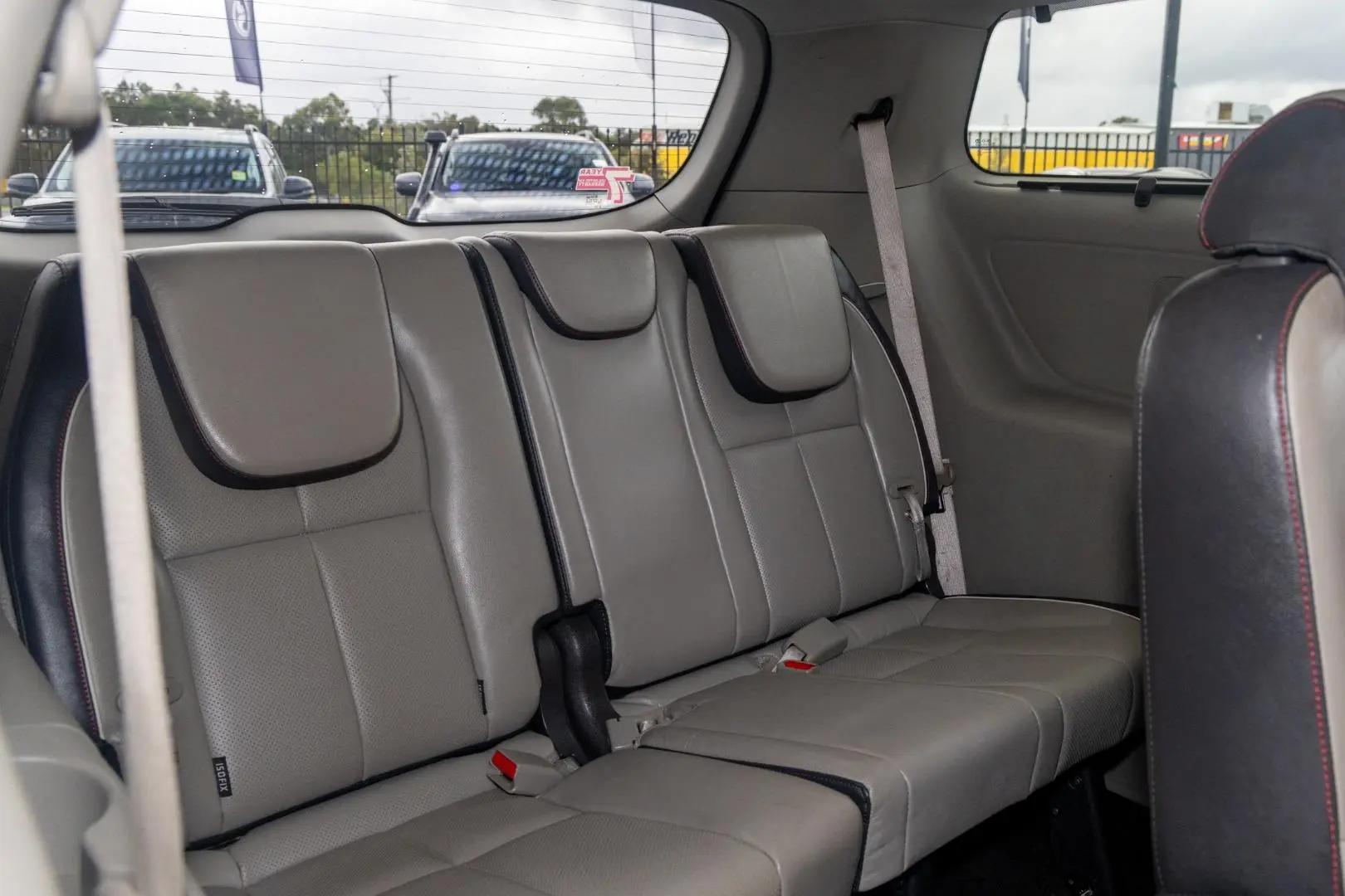 2017 Kia Carnival Gallery Image 10