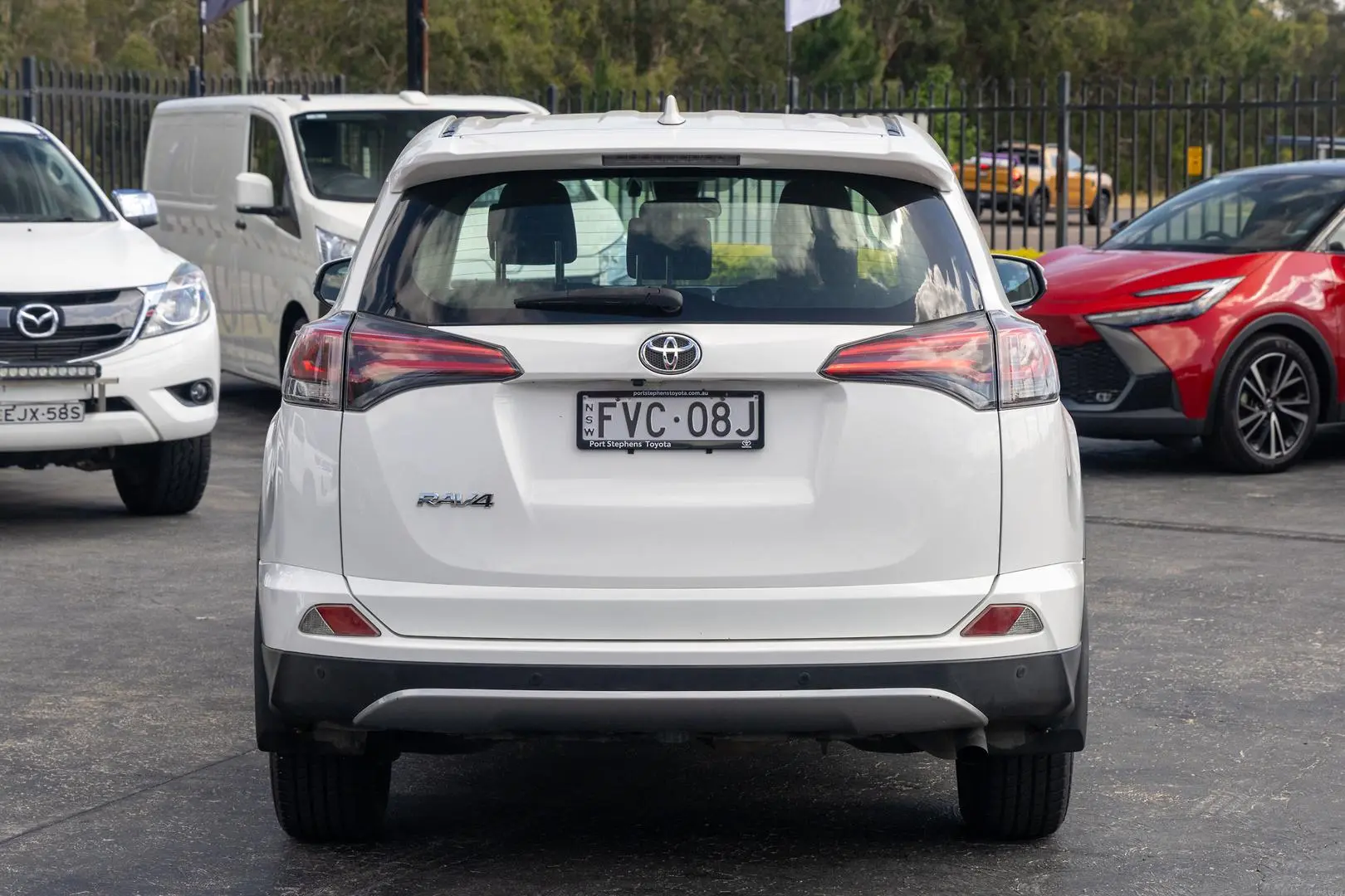 2018 Toyota RAV4 Gallery Image 5