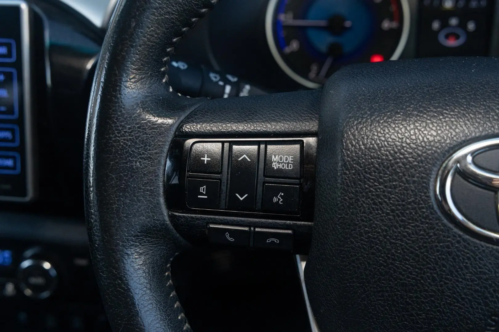 2017 Toyota Hilux Gallery Image 11