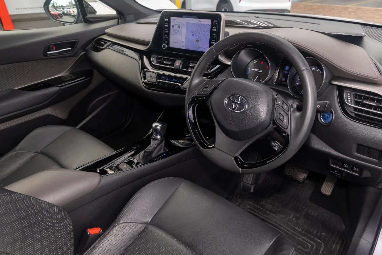 2022 Toyota C-HR Gallery Image 7