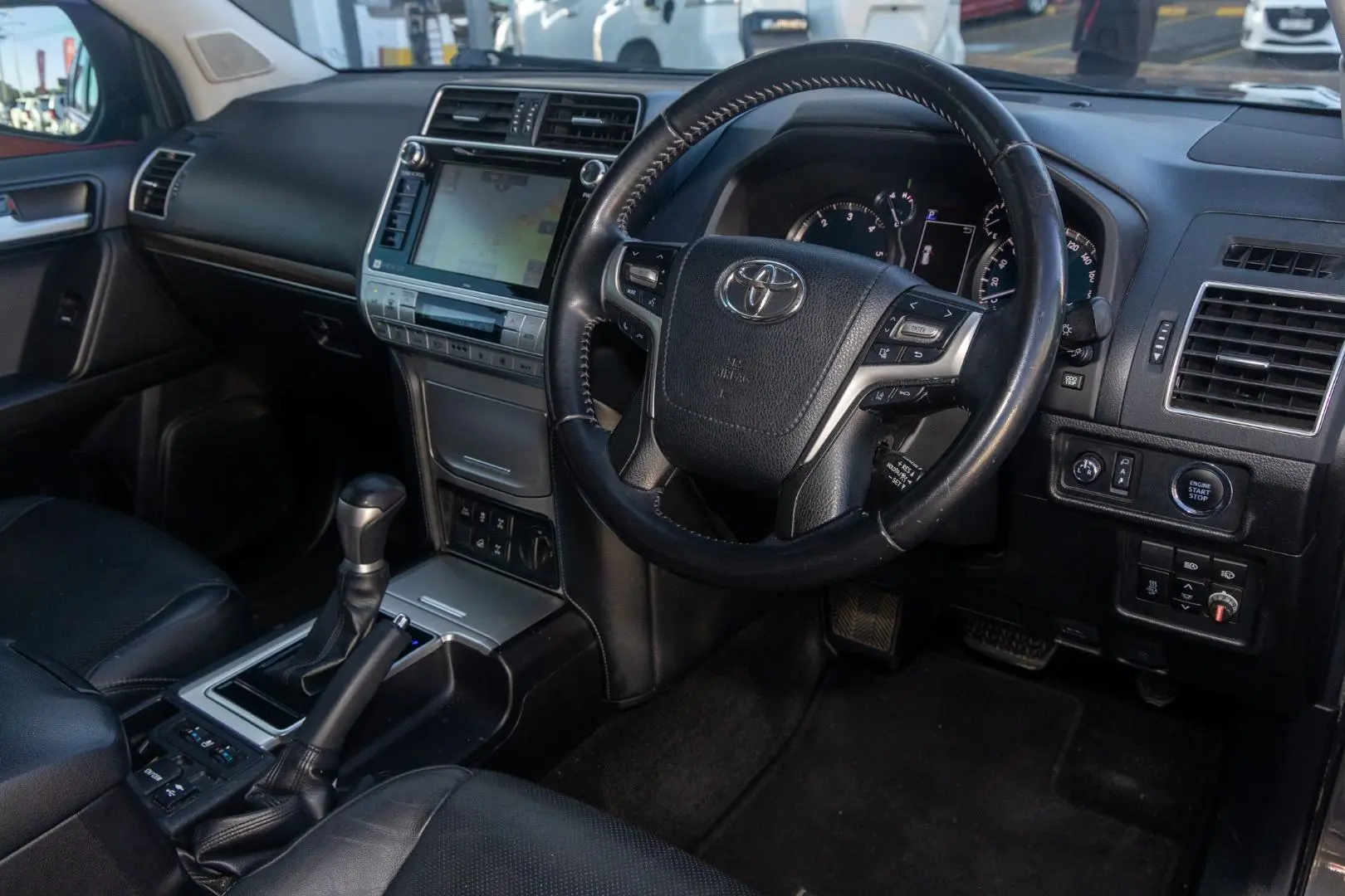 2019 Toyota Landcruiser Prado Gallery Image 7
