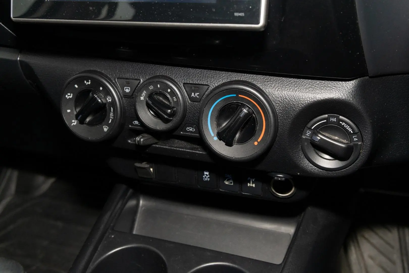 2018 Toyota Hilux Gallery Image 16