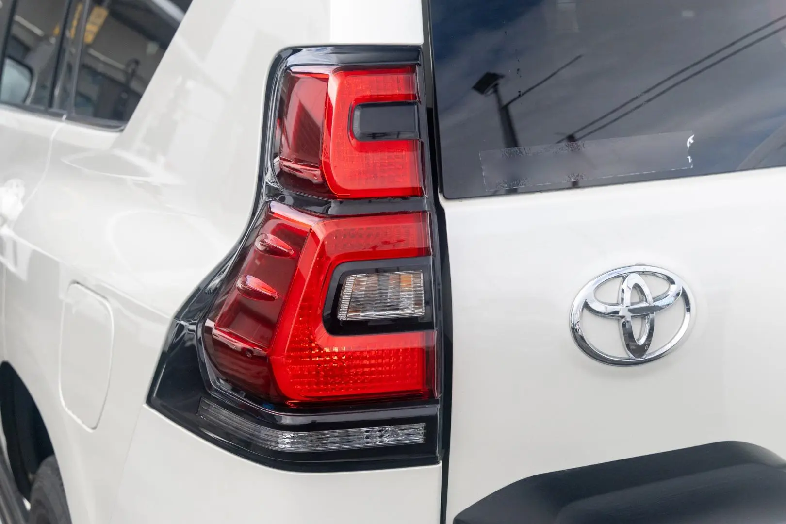 2022 Toyota Landcruiser Prado Gallery Image 20