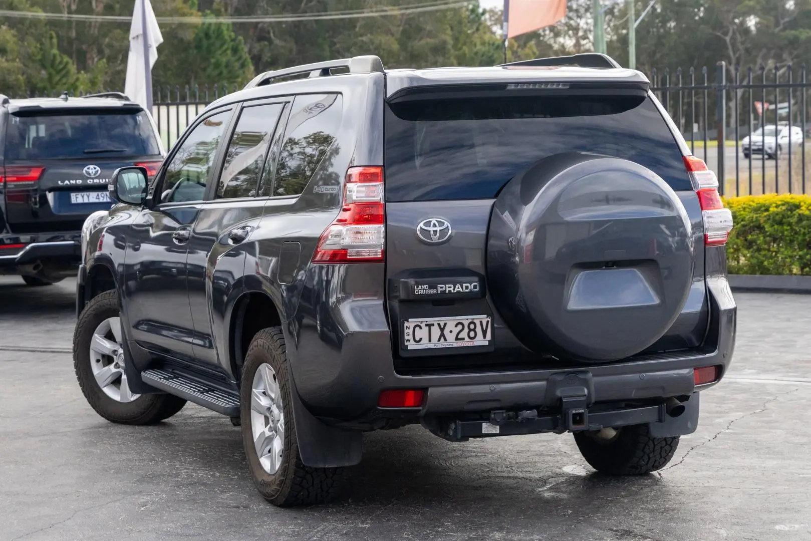 2014 Toyota Landcruiser Prado Gallery Image 2
