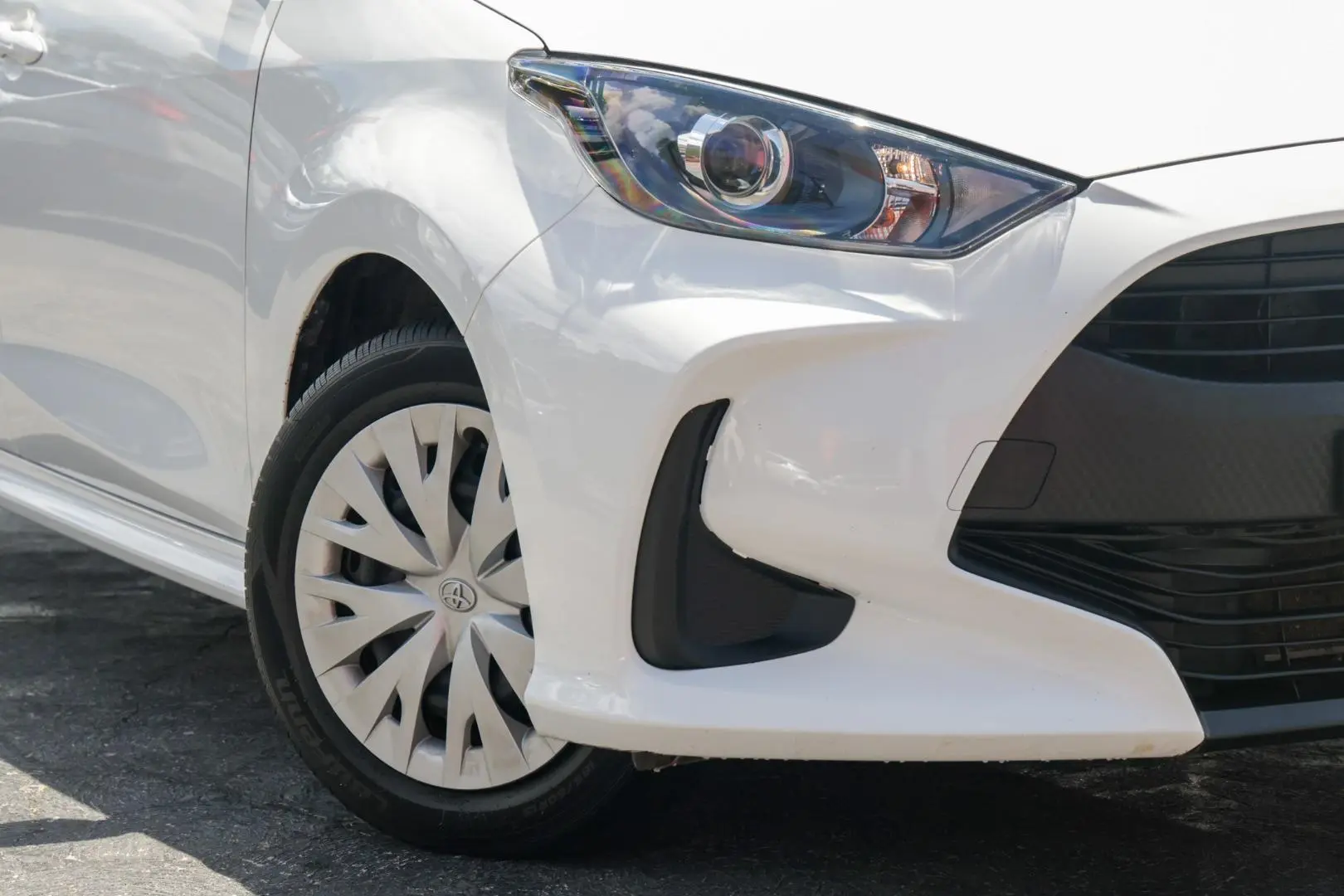 2022 Toyota Yaris Image 6