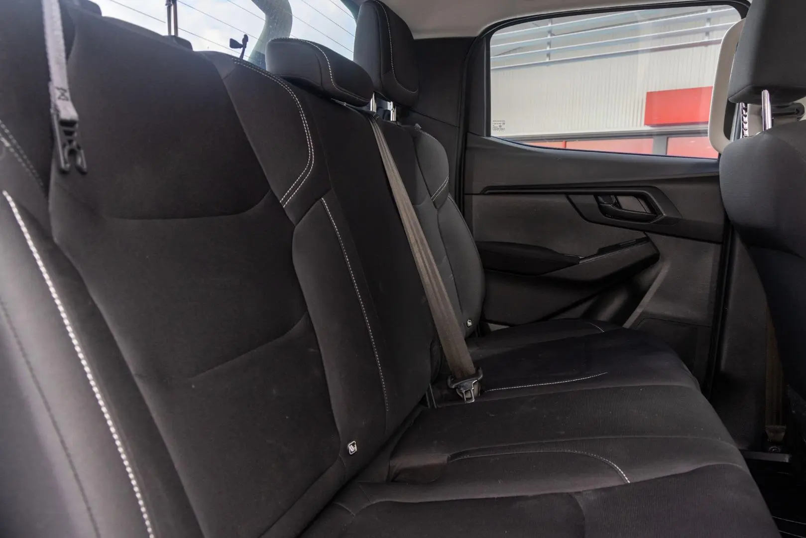 2023 Isuzu D-MAX Gallery Image 9