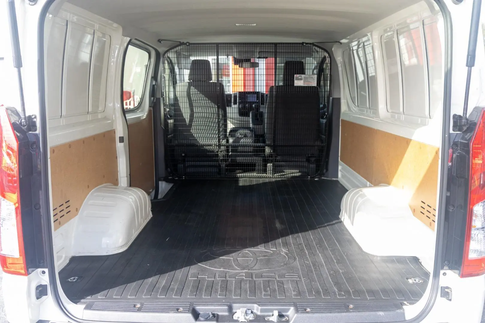 2023 Toyota Hiace Gallery Image 19
