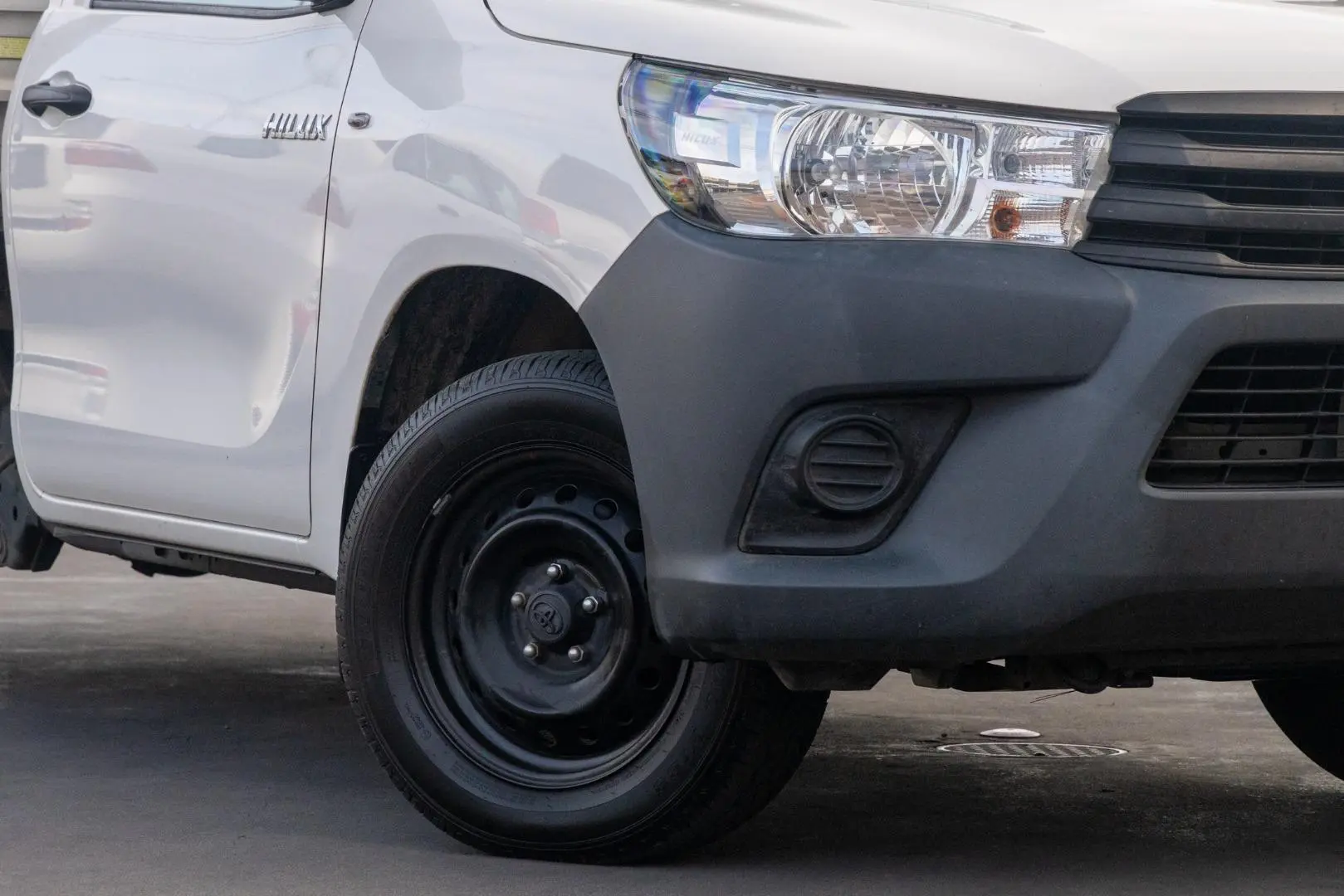 2021 Toyota Hilux Gallery Image 6
