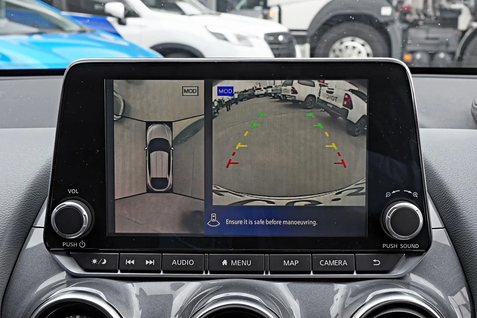 2020 Nissan JUKE Gallery Image 13