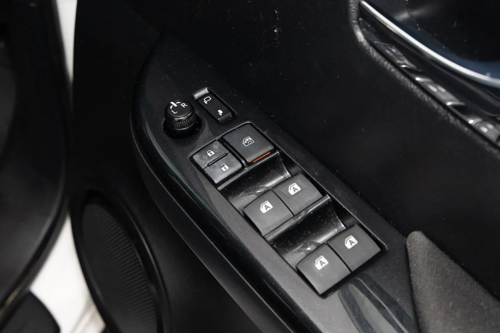 2024 Toyota Hilux Gallery Image 18