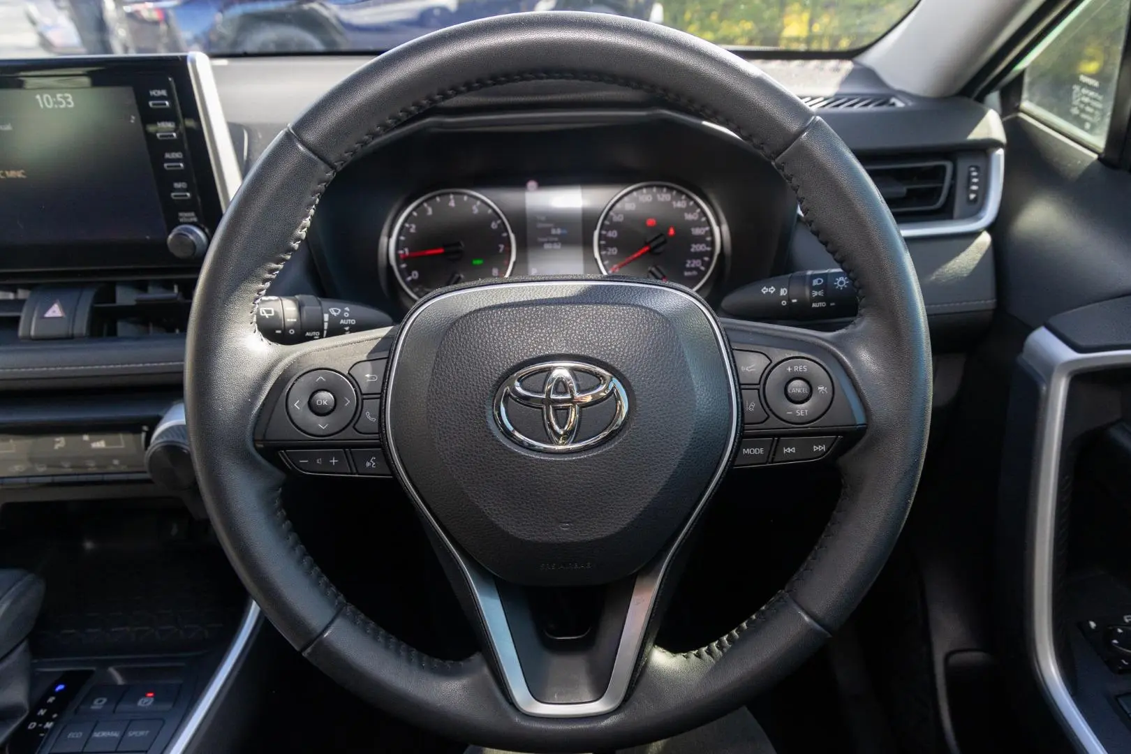 2022 Toyota RAV4 Gallery Image 10