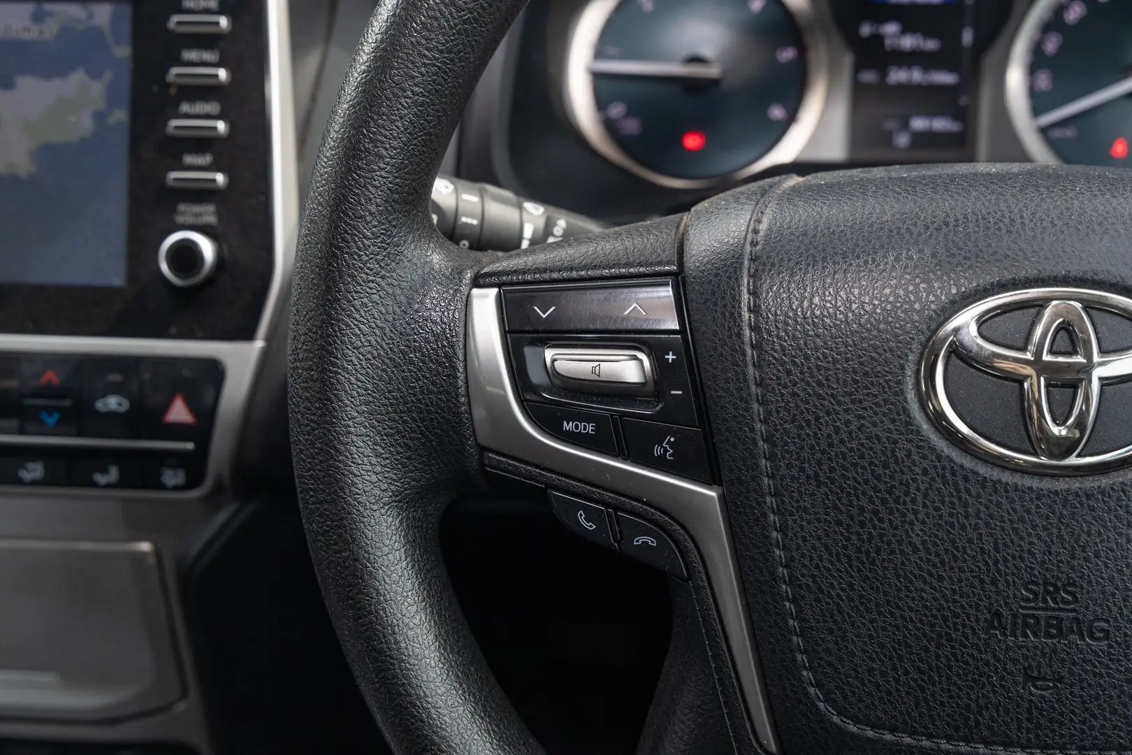 2022 Toyota Landcruiser Prado Gallery Image 12