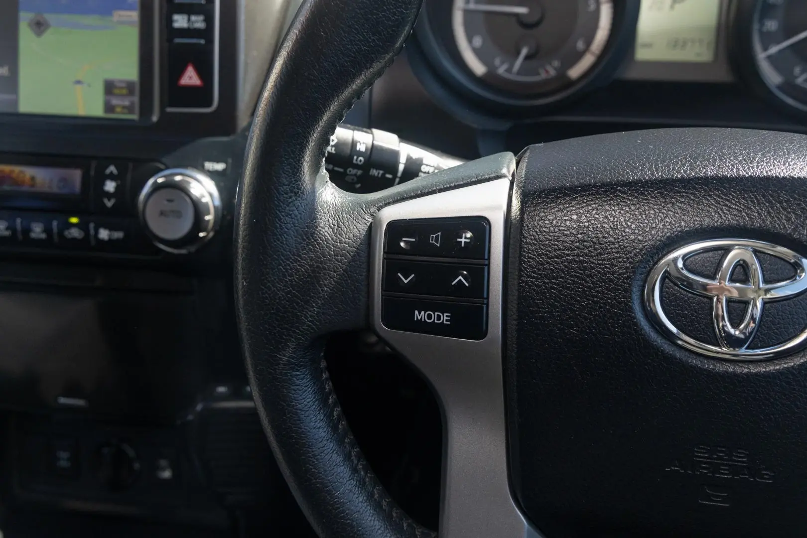 2017 Toyota Landcruiser Prado Gallery Image 11