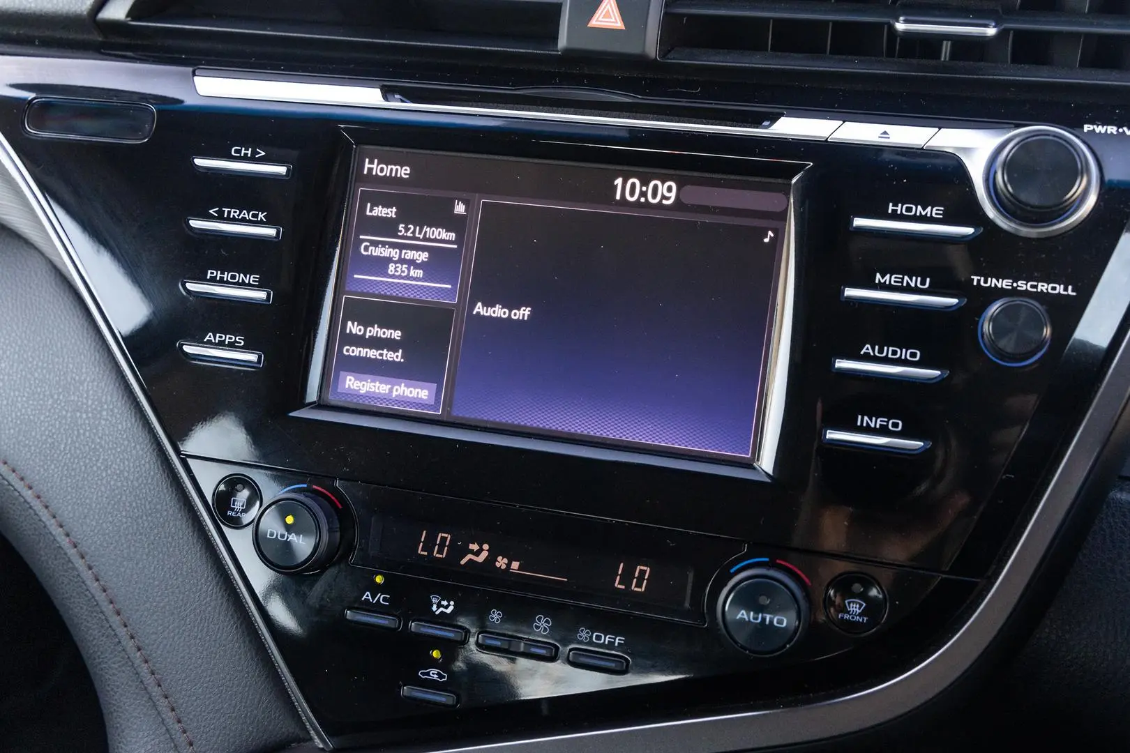 2020 Toyota Camry Gallery Image 12