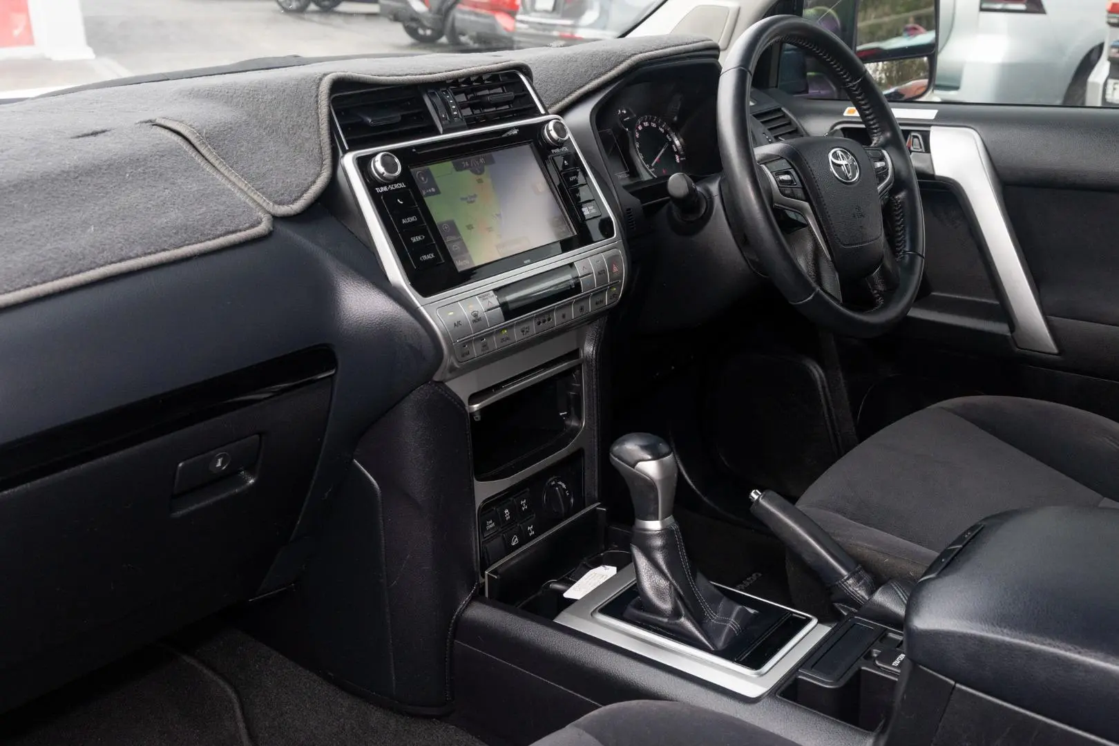 2018 Toyota Landcruiser Prado Gallery Image 8