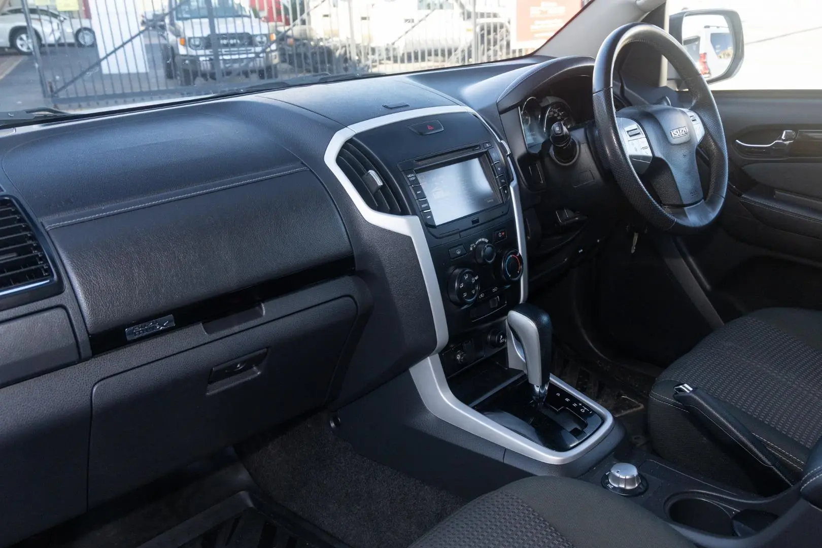 2021 Isuzu MU-X Gallery Image 8