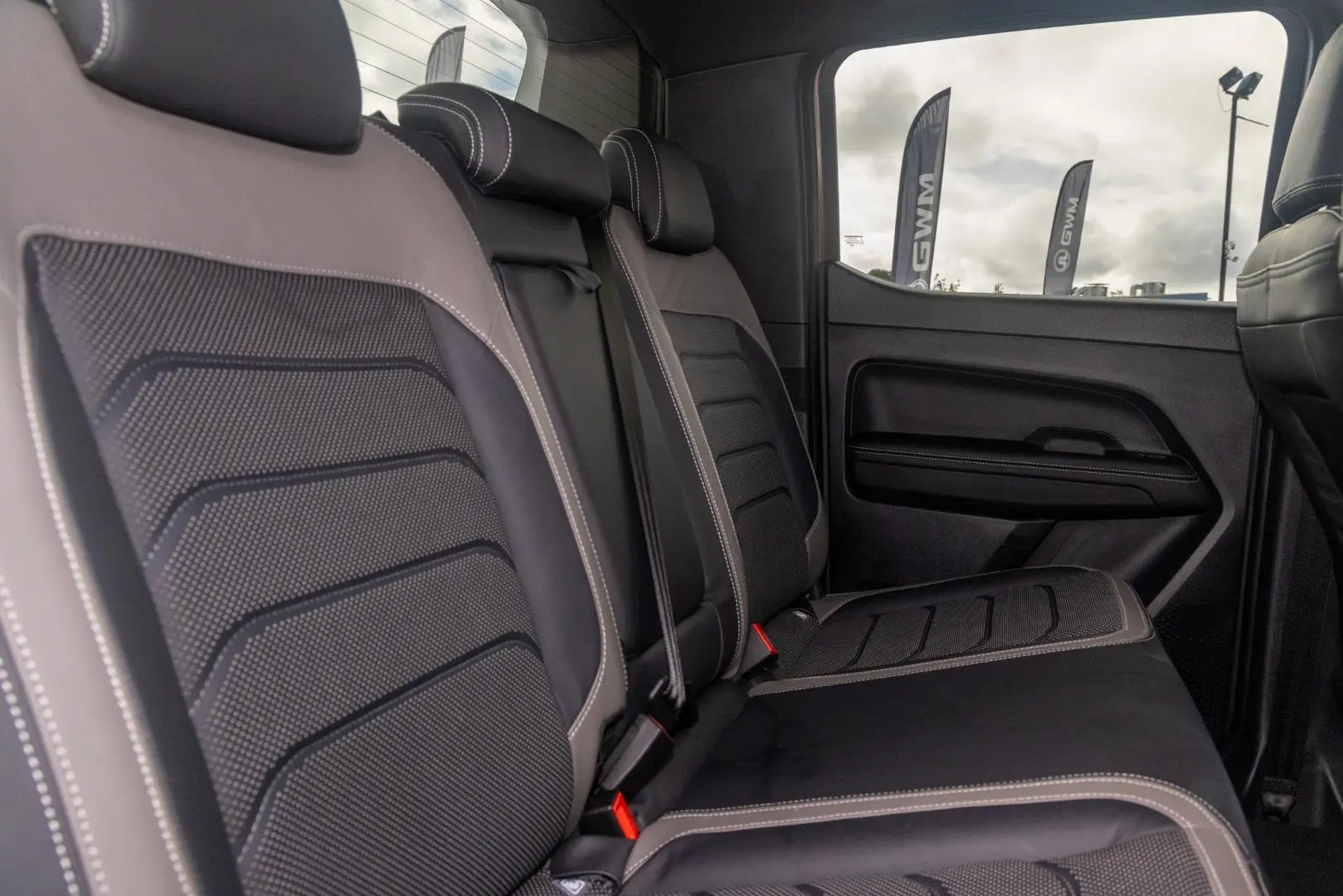 2023 Volkswagen Amarok Gallery Image 9
