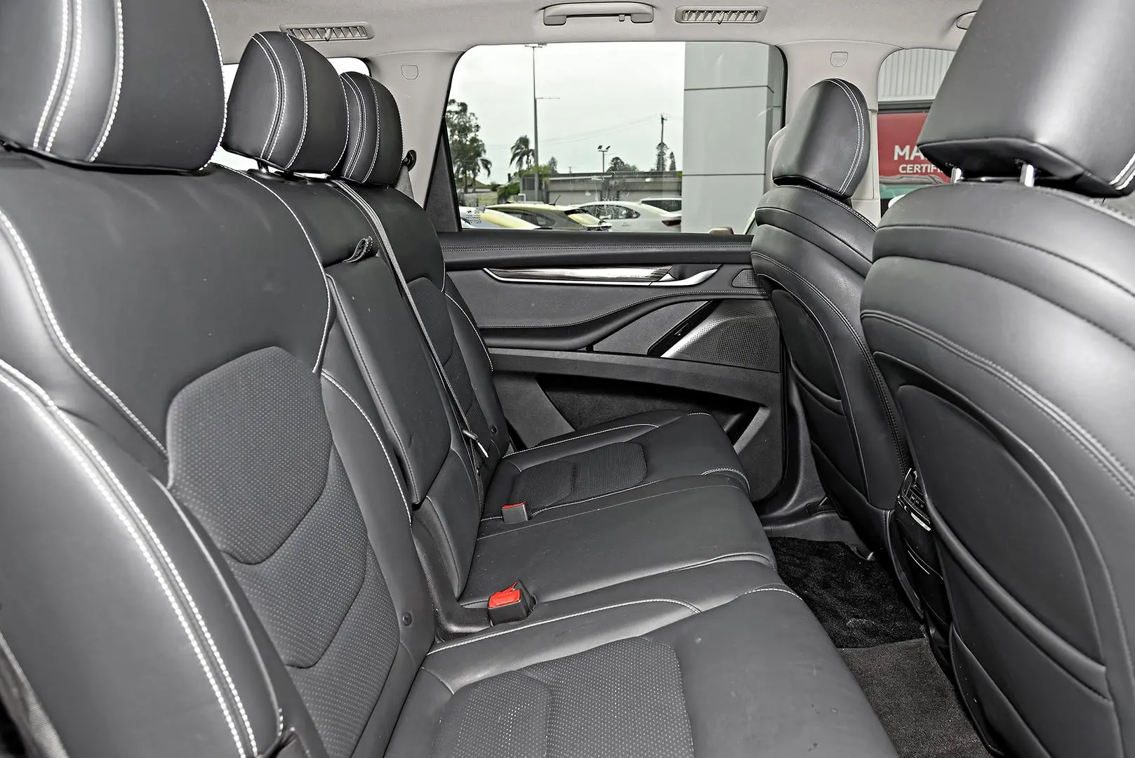 2020 LDV D90 Gallery Image 9