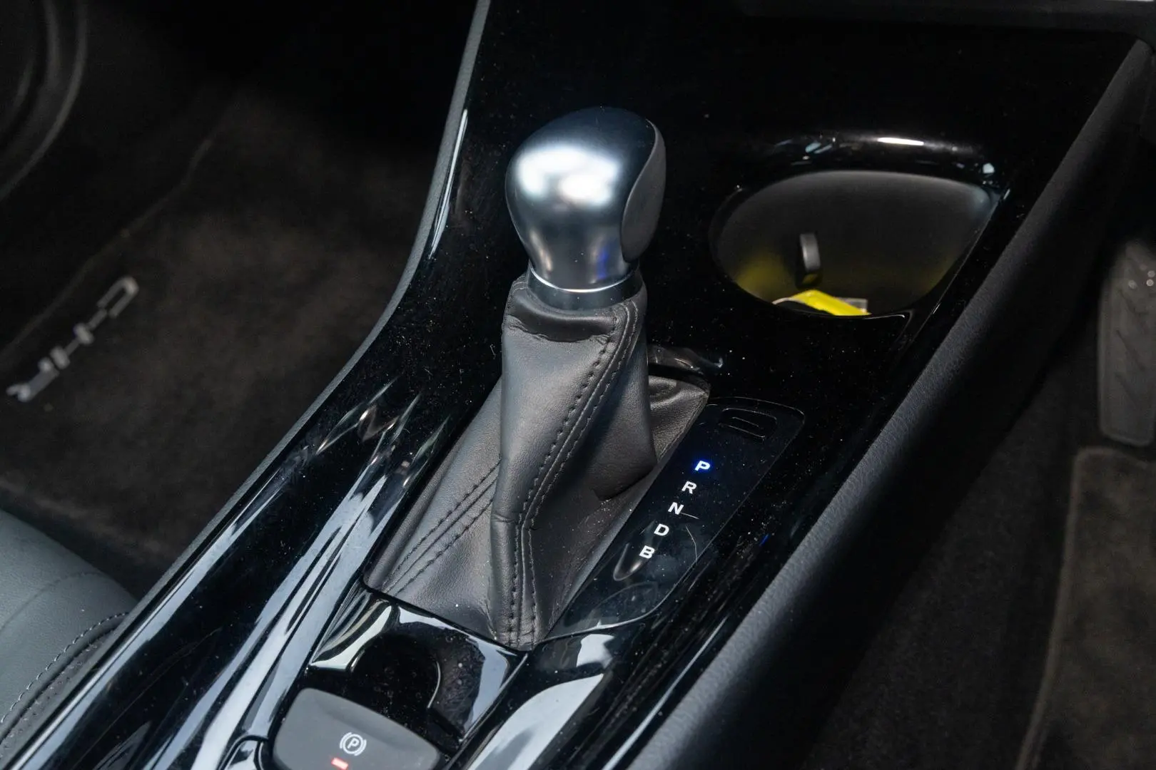 2022 Toyota C-HR Gallery Image 18