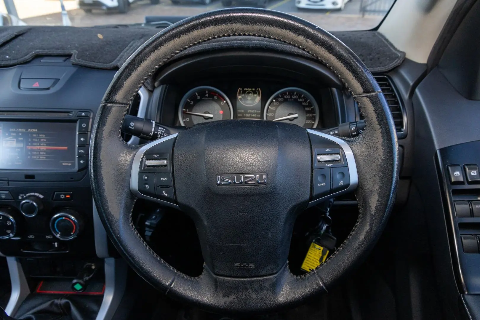 2018 Isuzu D-MAX Gallery Image 10