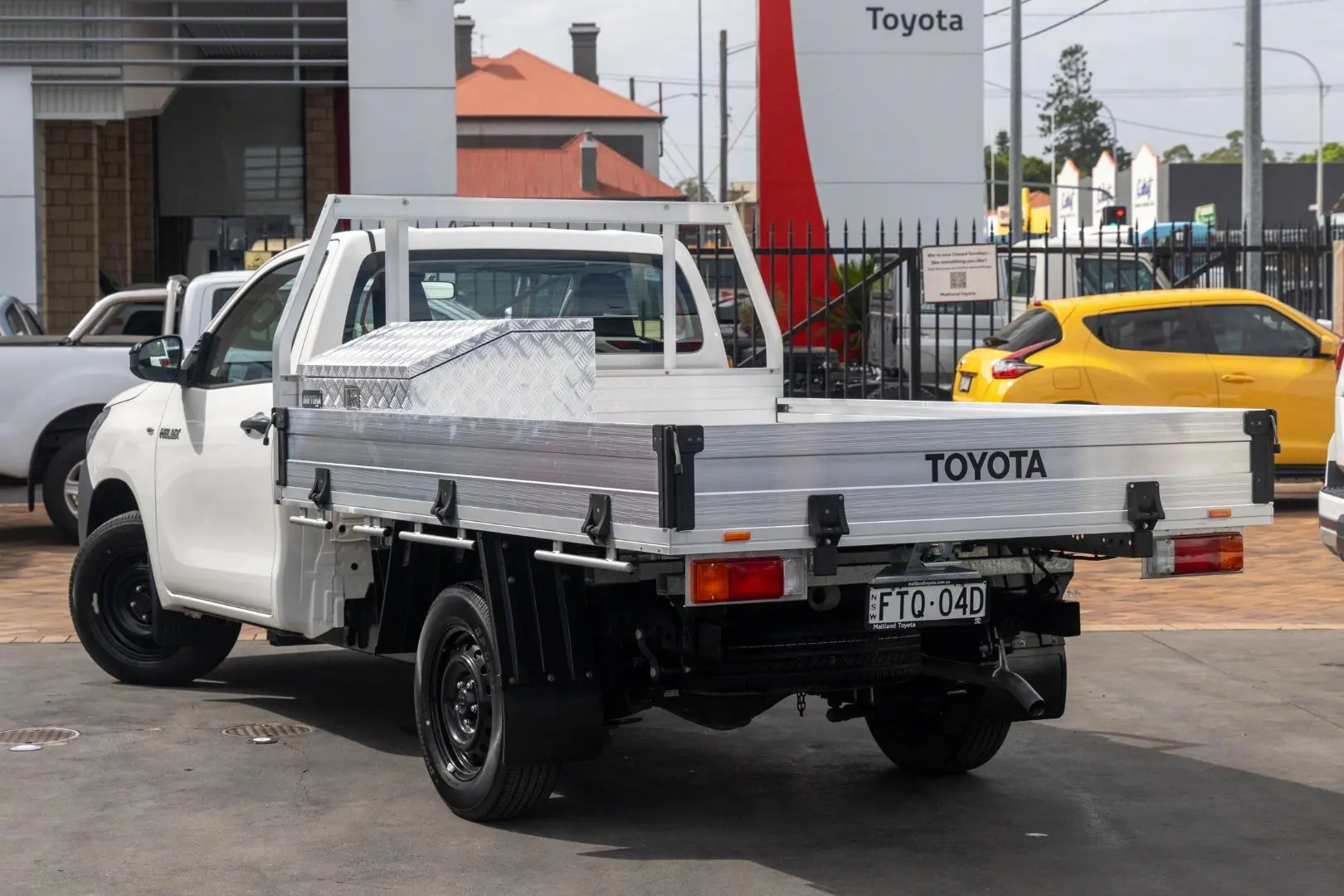 2019 Toyota Hilux Gallery Image 2