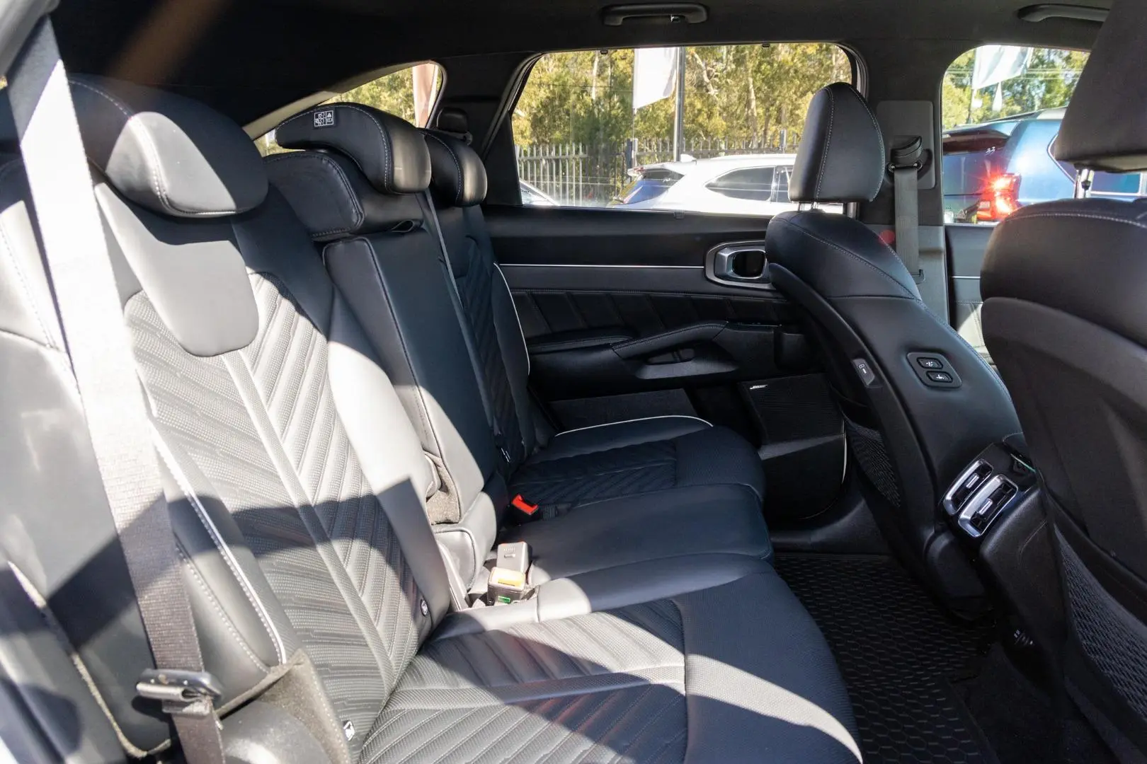 2025 Kia Sorento Gallery Image 9