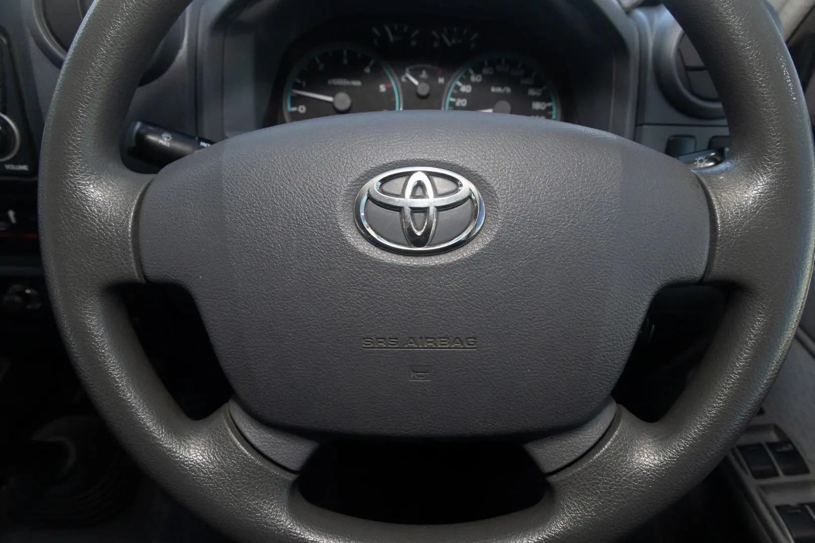 2017 Toyota Landcruiser Gallery Image 11