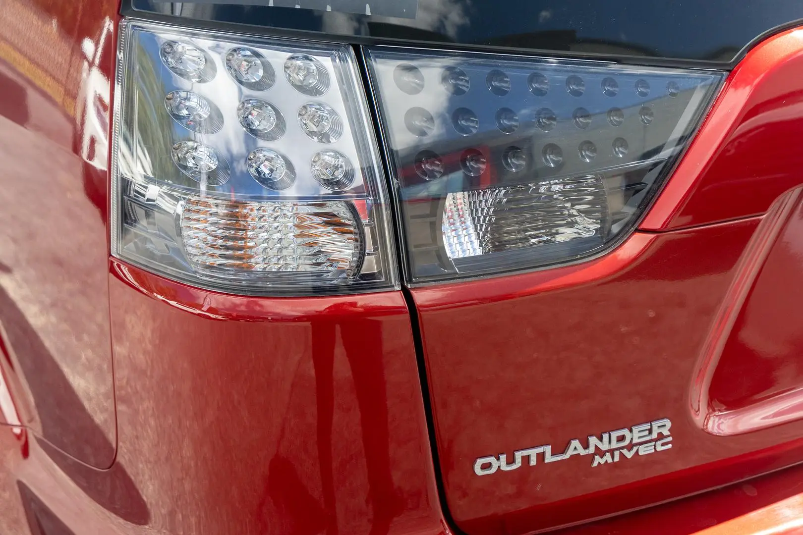 2012 Mitsubishi Outlander Gallery Image 21