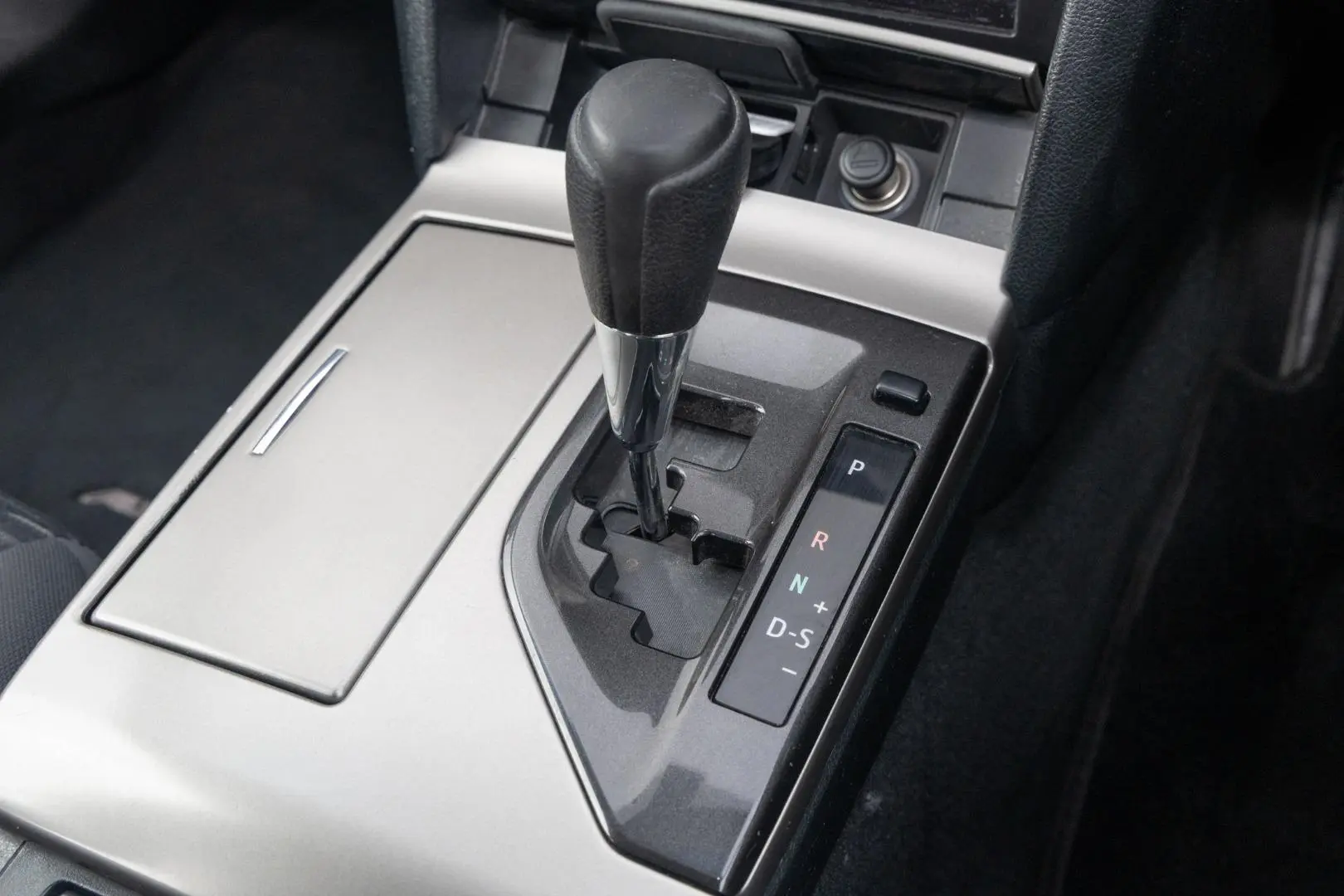 2016 Toyota Aurion Gallery Image 17