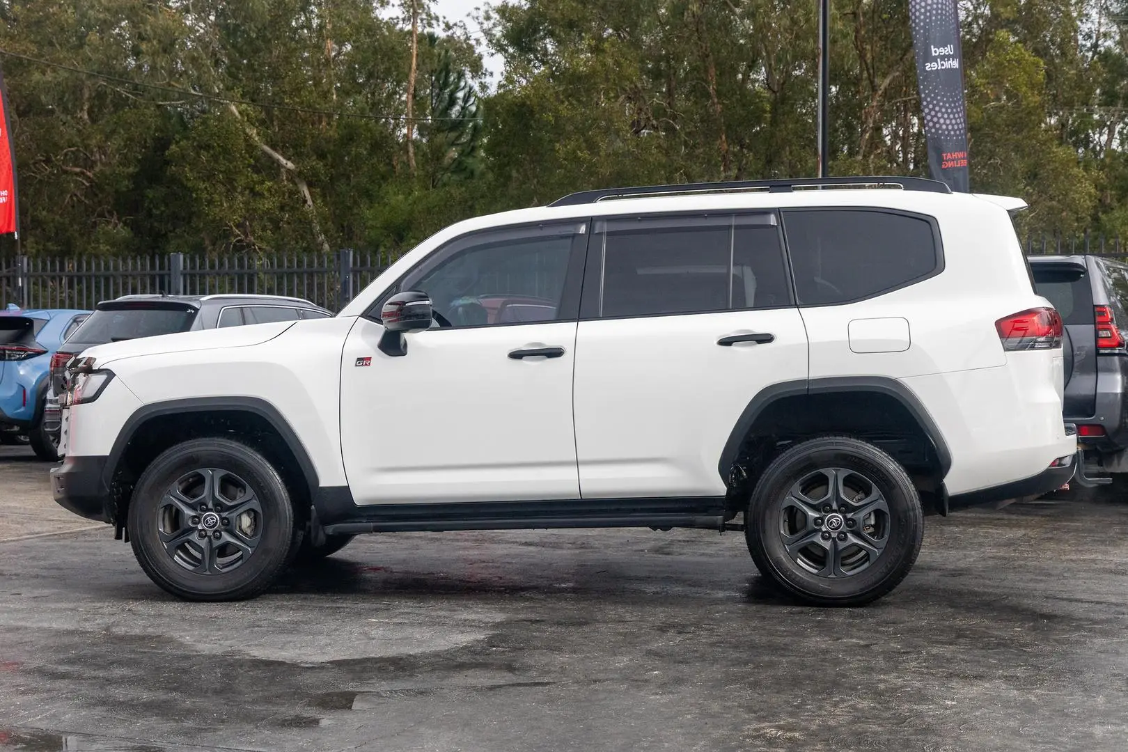 2022 Toyota Landcruiser Gallery Image 3