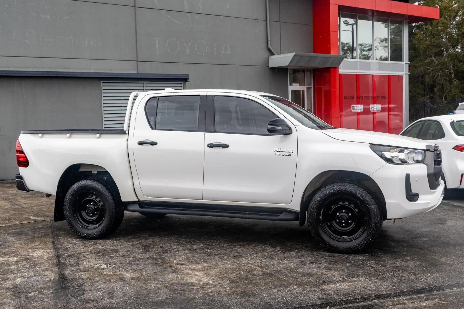 2022 Toyota Hilux Gallery Image 3