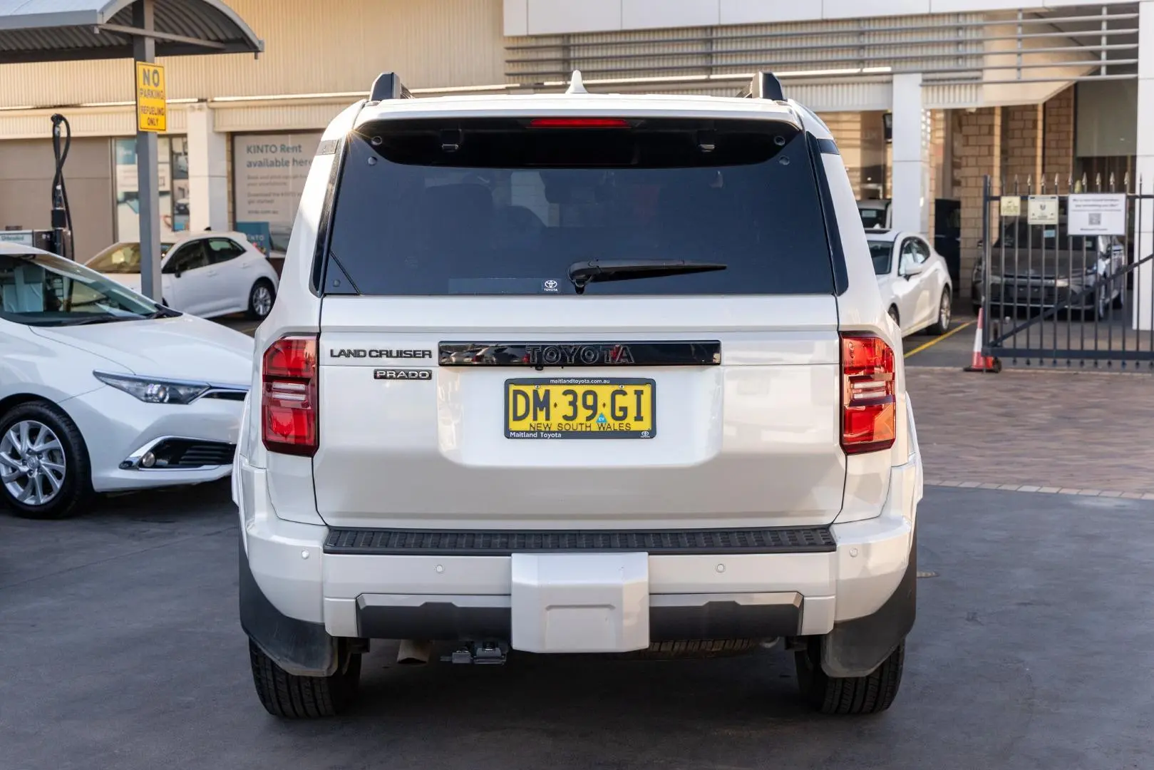 2024 Toyota Landcruiser Prado Gallery Image 5