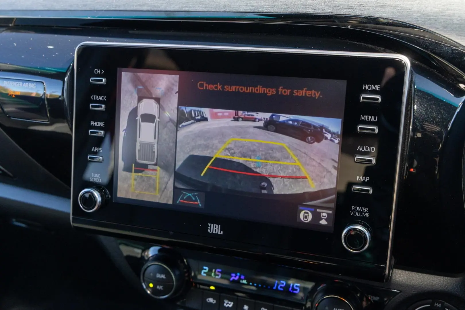 2024 Toyota Hilux Gallery Image 15