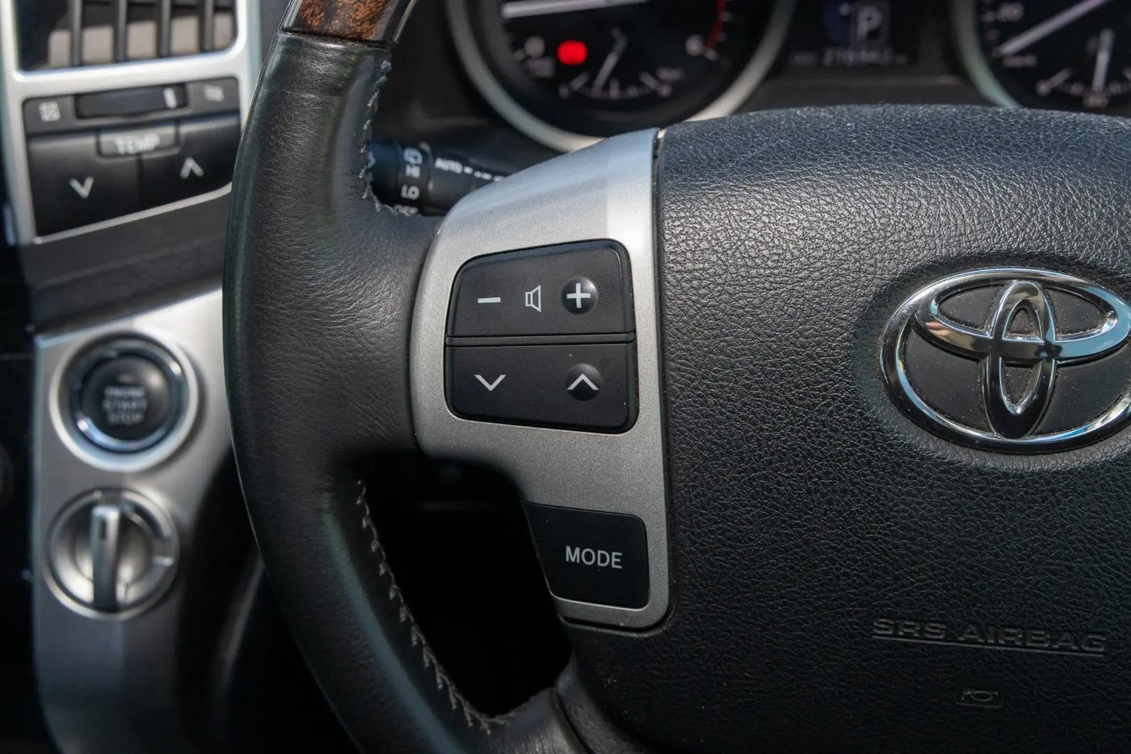 2015 Toyota Landcruiser Gallery Image 11