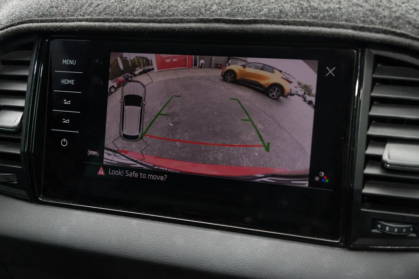 2020 SKODA Karoq Gallery Image 15