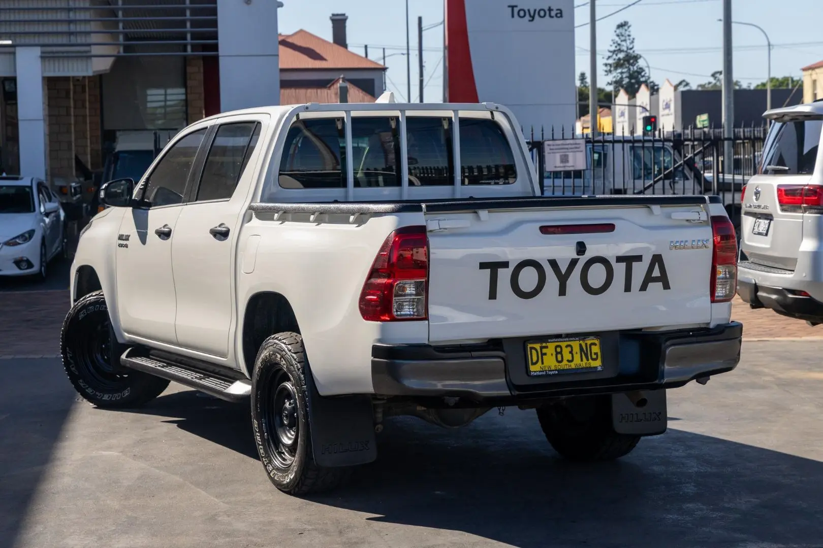 2022 Toyota Hilux Gallery Image 2