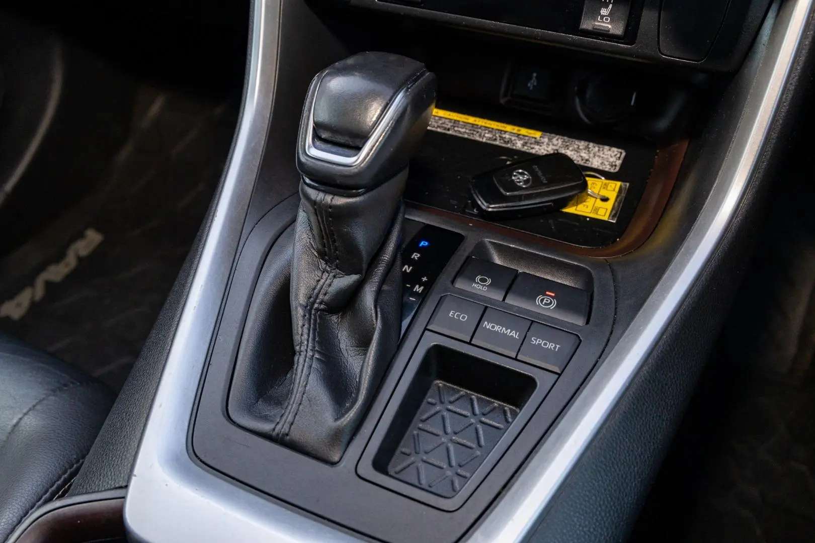 2020 Toyota RAV4 Gallery Image 17