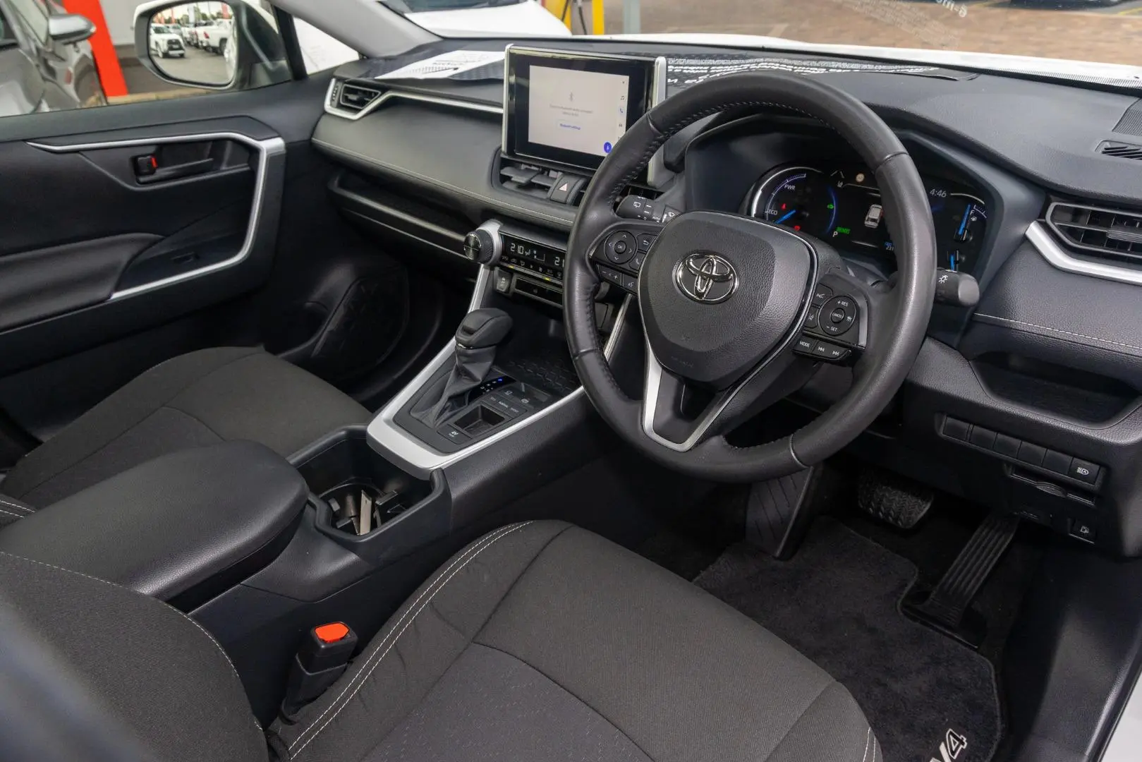 2025 Toyota RAV4 Gallery Image 7