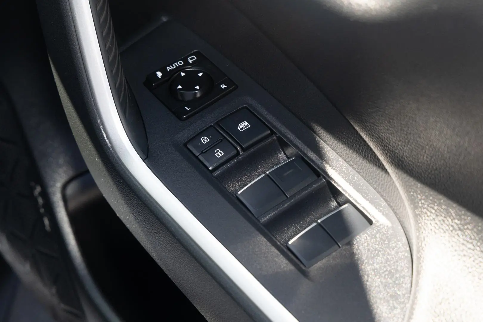 2021 Toyota RAV4 Gallery Image 18