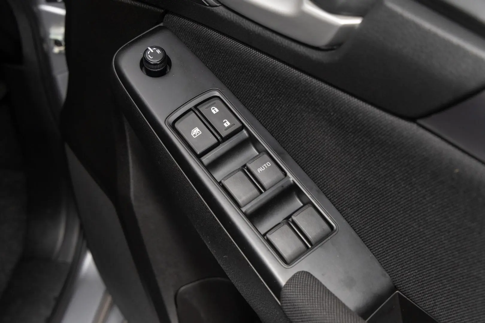 2022 Isuzu MU-X Gallery Image 18