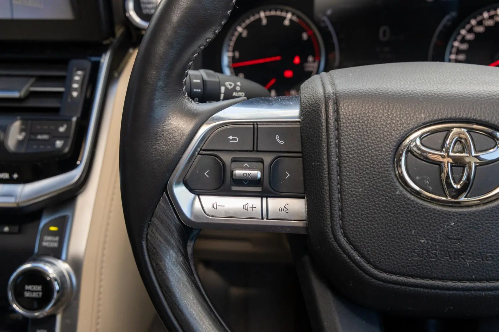 2023 Toyota Landcruiser Gallery Image 12