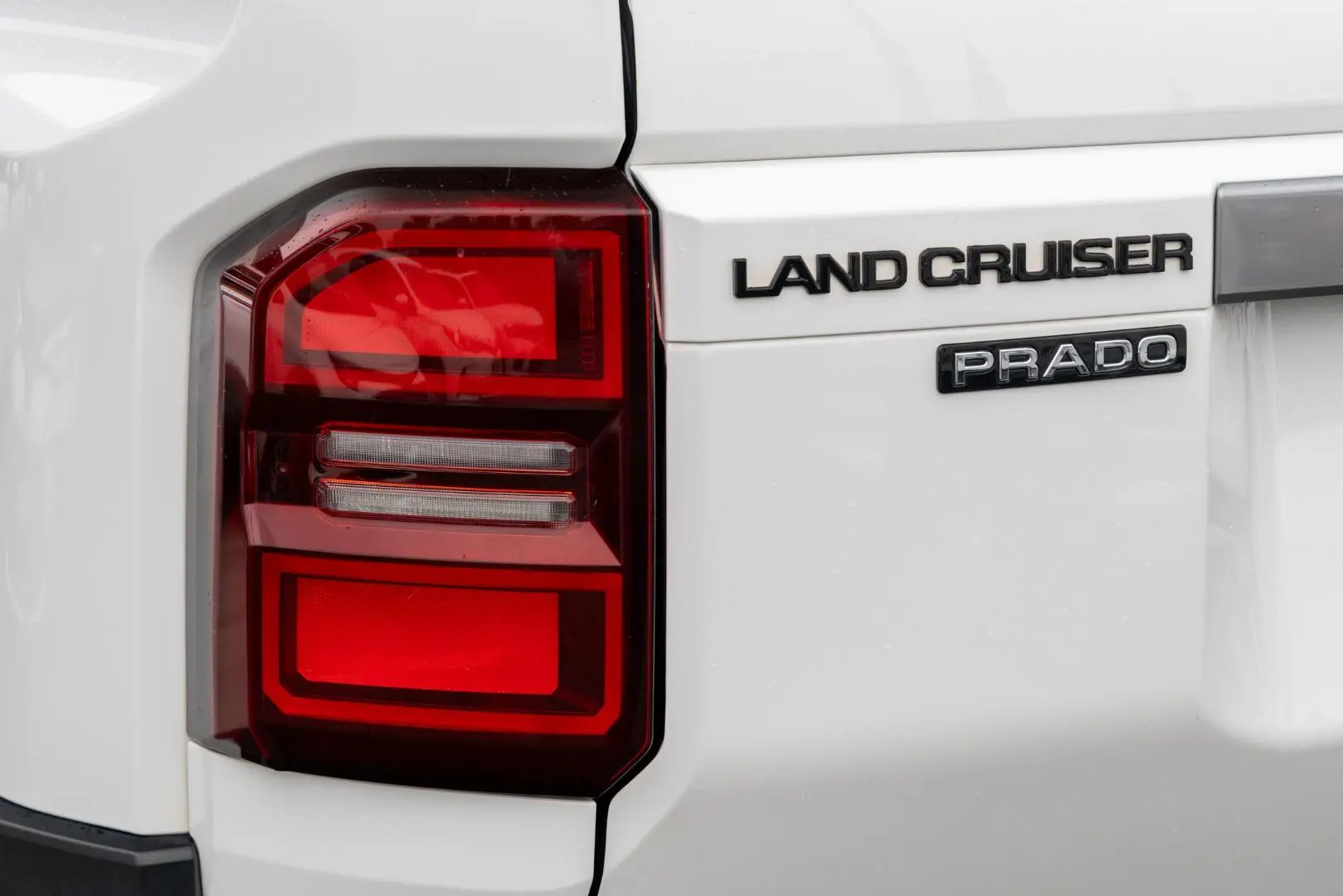 2025 Toyota Landcruiser Prado Gallery Image 20