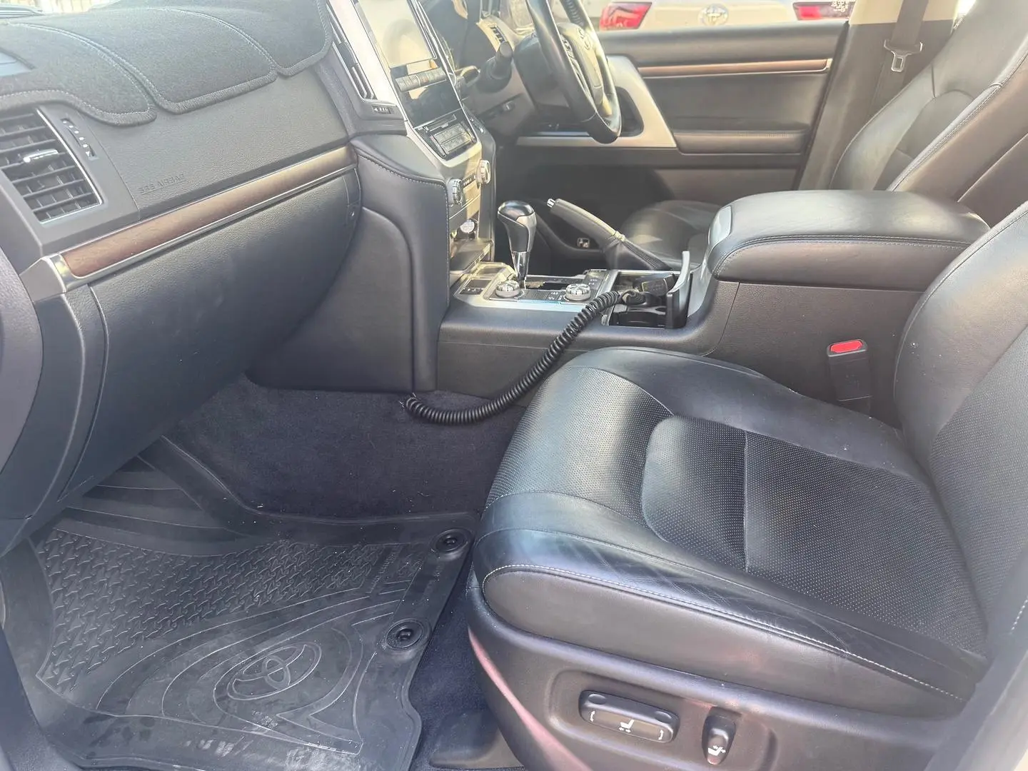 2018 Toyota Landcruiser Gallery Image 18