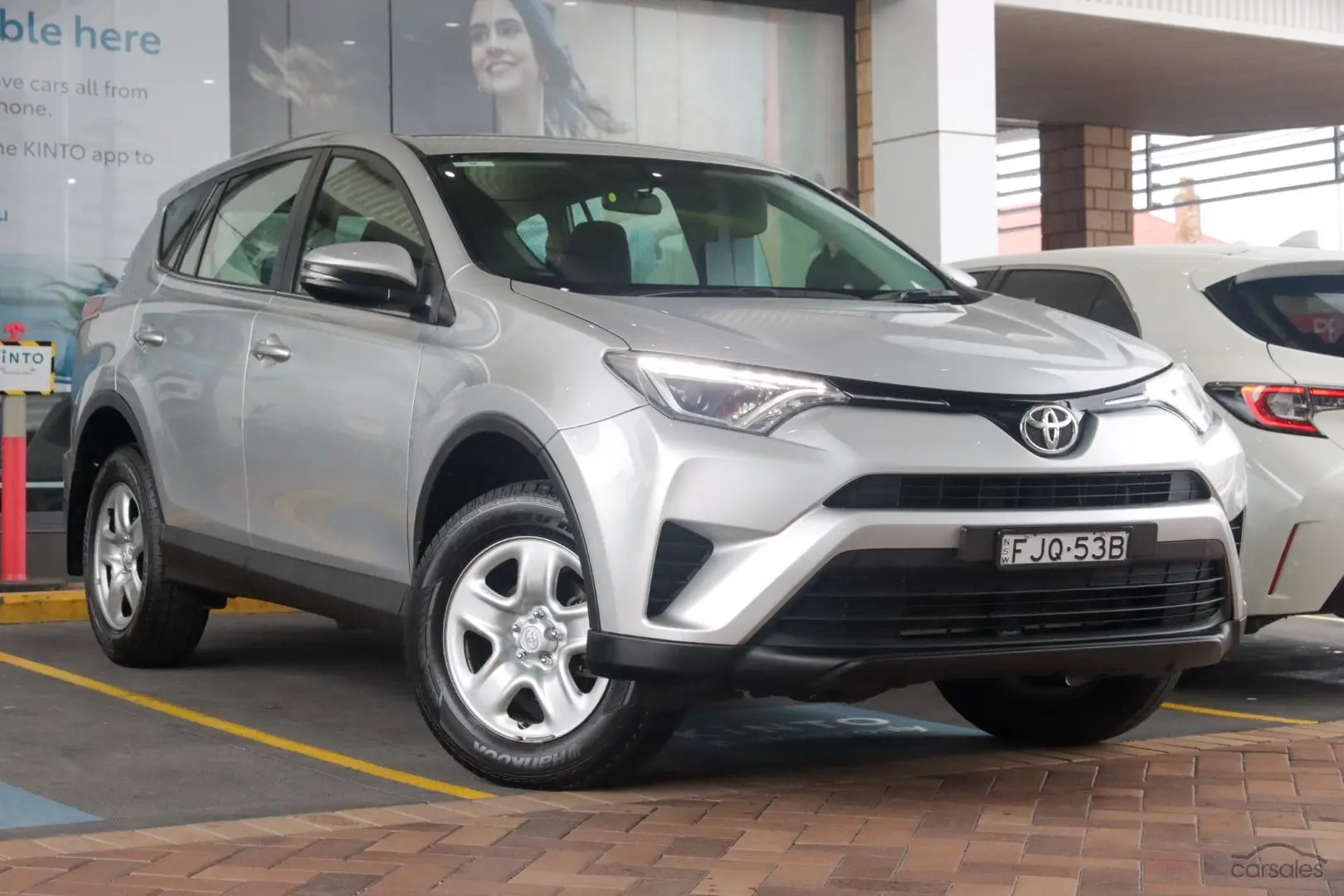 2016 Toyota RAV4 Image 1