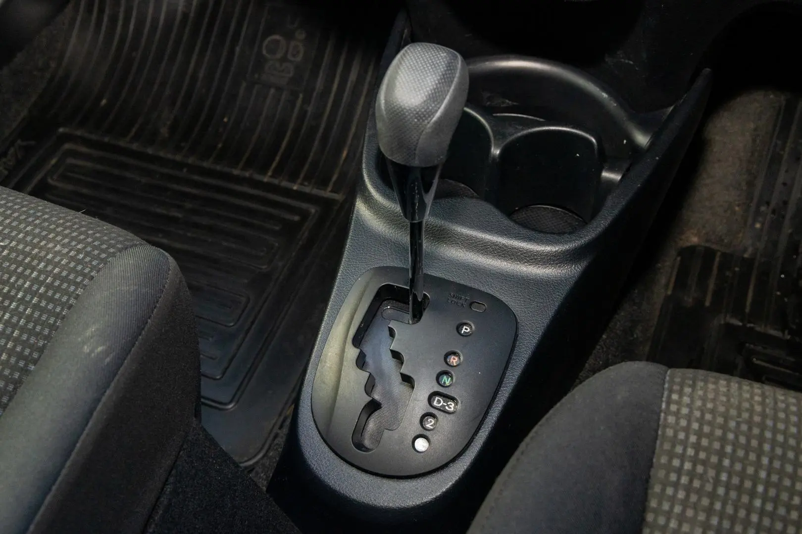 2018 Toyota Yaris Gallery Image 17