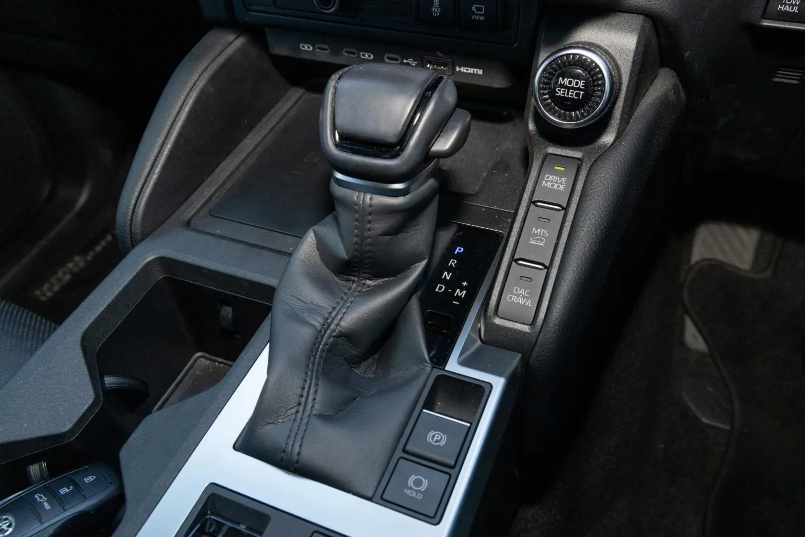 2025 Toyota Landcruiser Prado Gallery Image 17