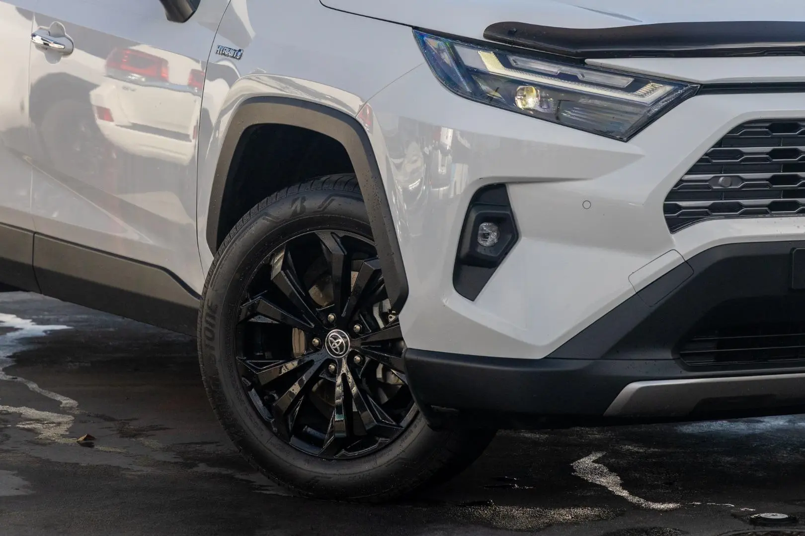 2024 Toyota RAV4 Gallery Image 6