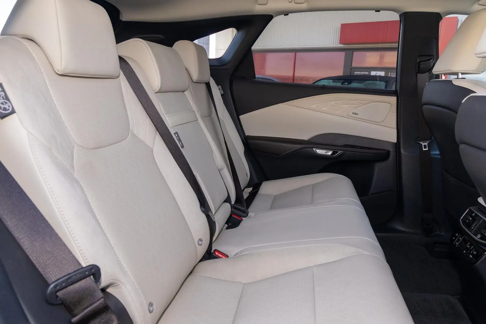2024 Lexus RX Gallery Image 9