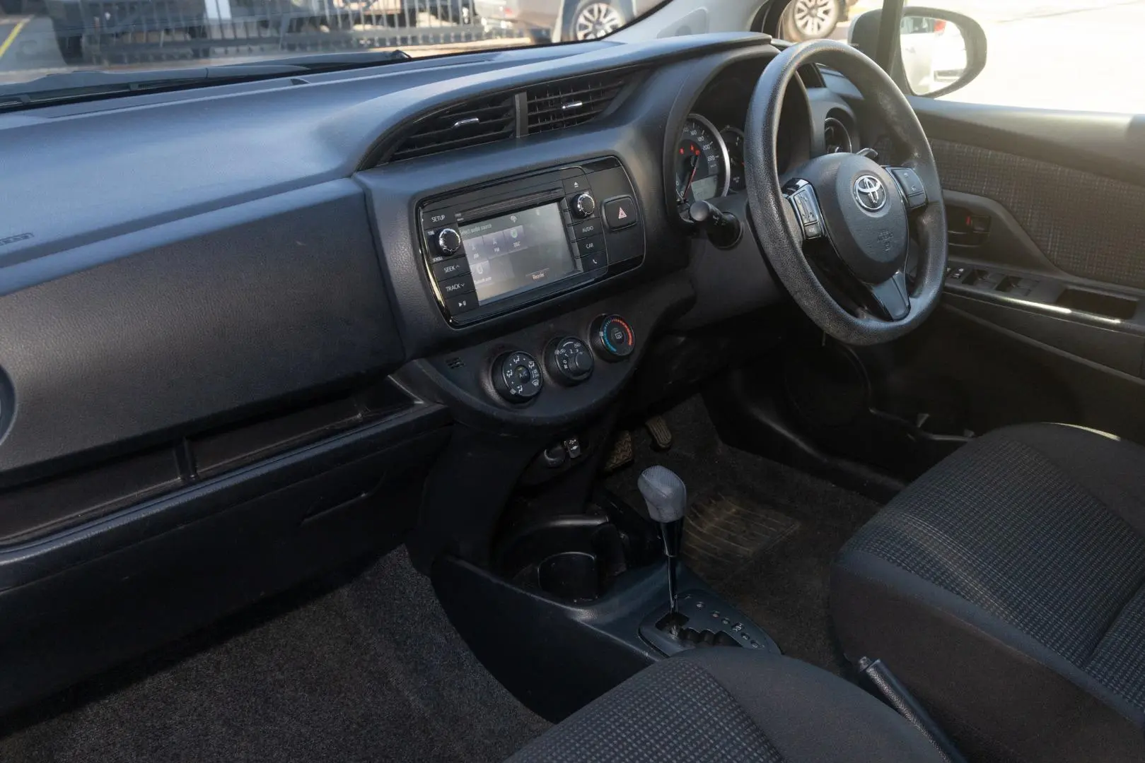 2017 Toyota Yaris Gallery Image 8