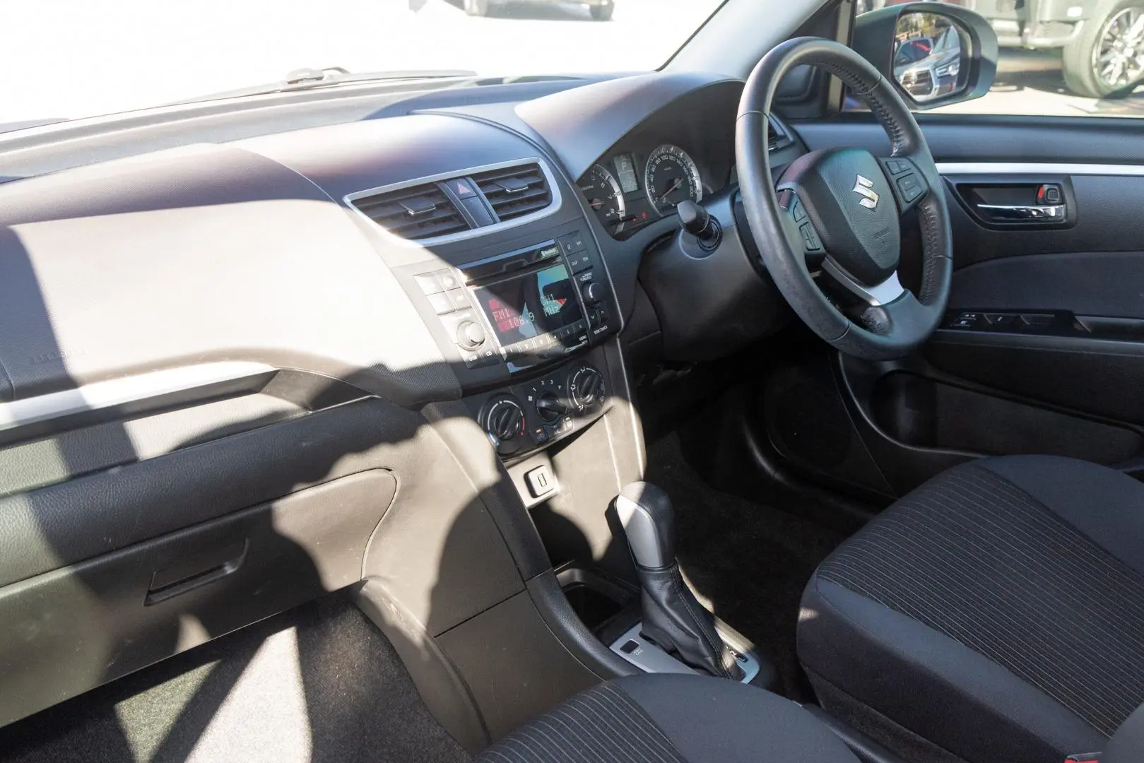 2016 Suzuki Swift Gallery Image 8